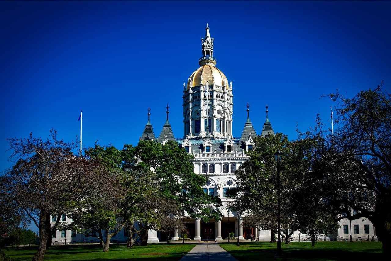 A picture of the Connecticut State Senate building in Hartford.